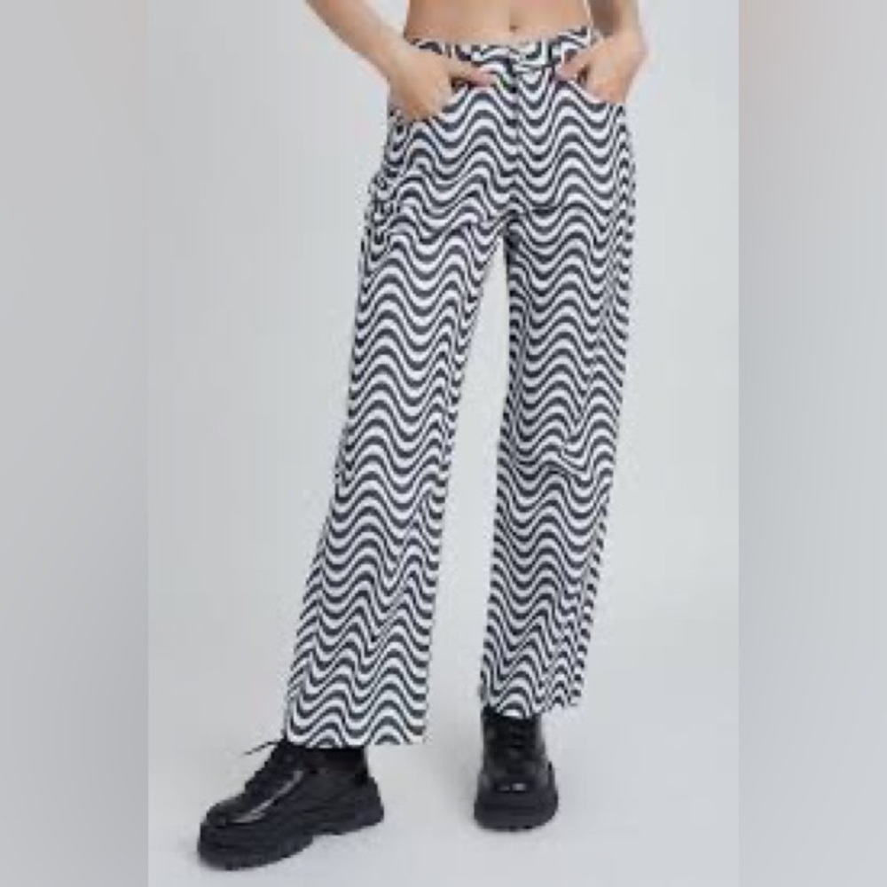 Ragged Priest black and white wavy jeans